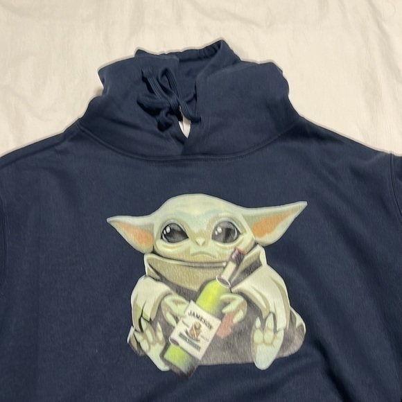 Baby‎ yoda sweater with Jameson - Picture 2 of 4